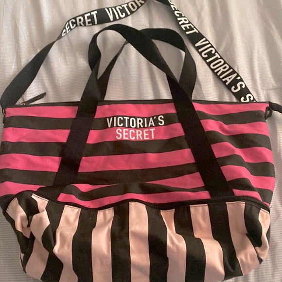 Victoria’s Secret Overnight Bag - Picture 2 of 3